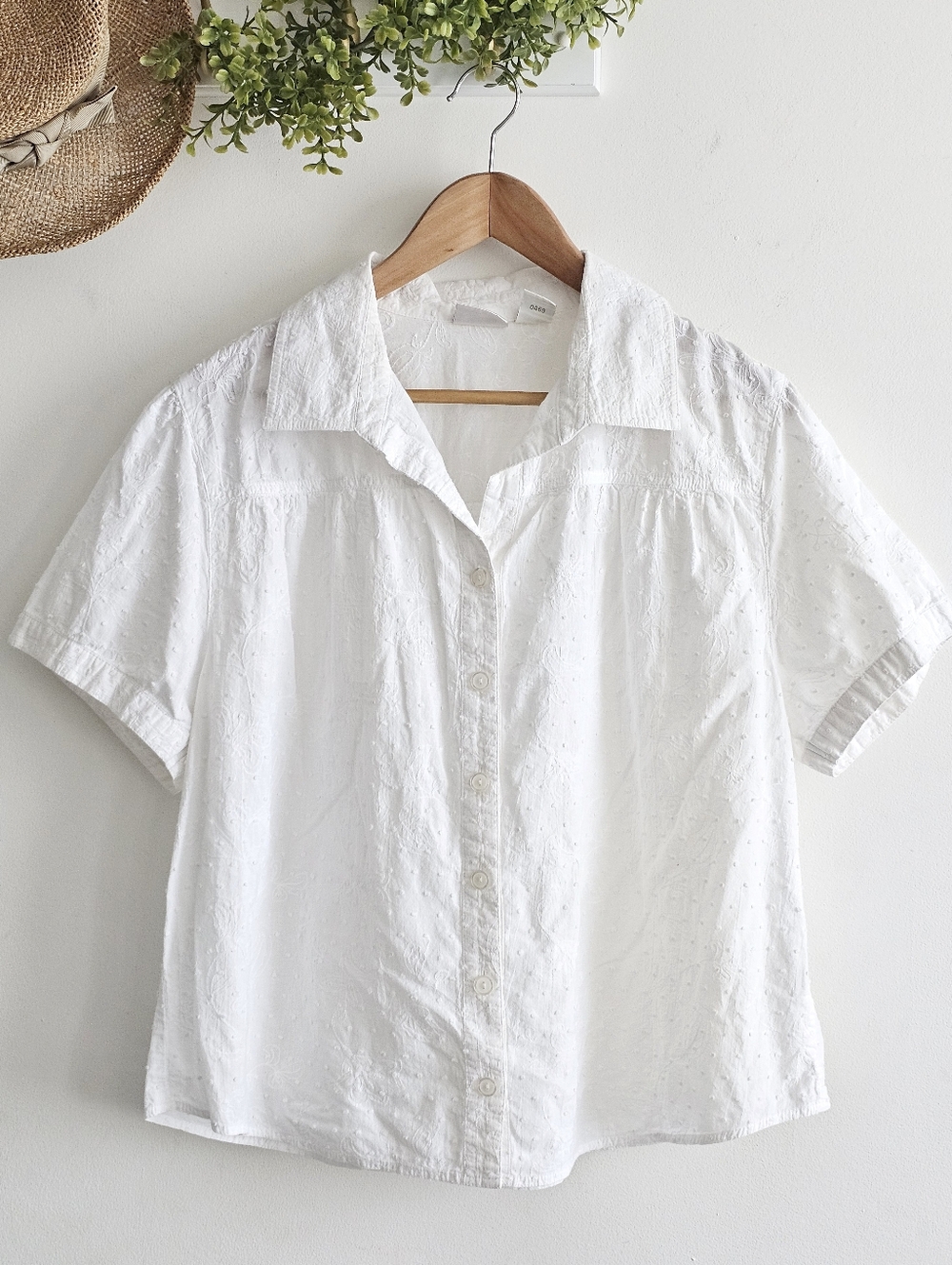 Erika Woman White Embroidered Cotton Blouse 1X Short Sleeve Button Up